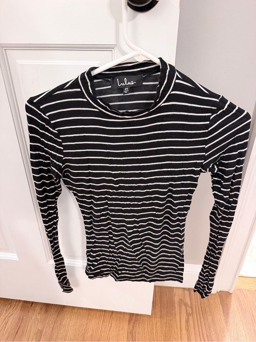XS Lulu's Black & White Striped Long Sleeve Crew Top